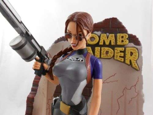 Buy2-Get1Free-TOMB RAIDER - LARA CROFT IN WET SUIT. Rare 1998 retired figure