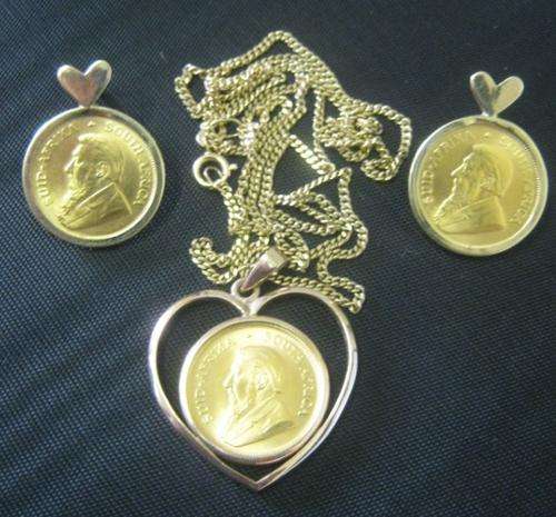 *** PERFECT GIFT *** GOLD PENDANT AND EARRING SET WITH 3 X 1/10TH KRUGER RANDS ***