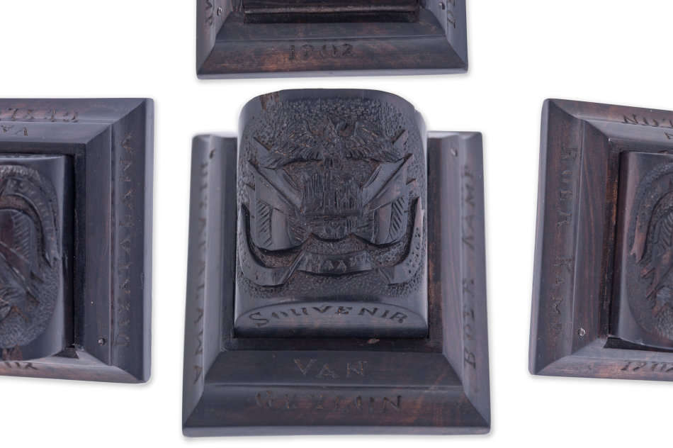 ***POW - A beautifully hand crafted ebony stamp box with a hinged lid, and the ZAR Coat of Arms***