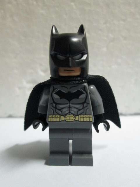 Batman (76026) Dark Bluish Grey Suit - Lego Super Hero Minifigure