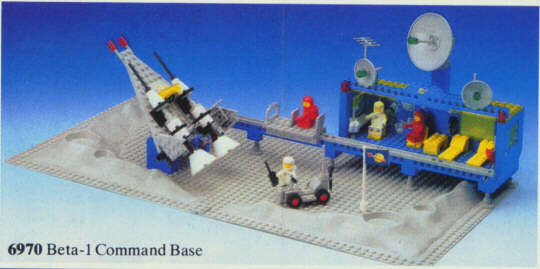 Classic Lego Space set - Beta 1 Command Base (1980)