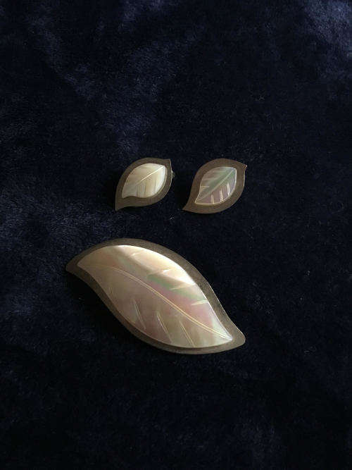 Vintage mother of pearl earrings and brooch set