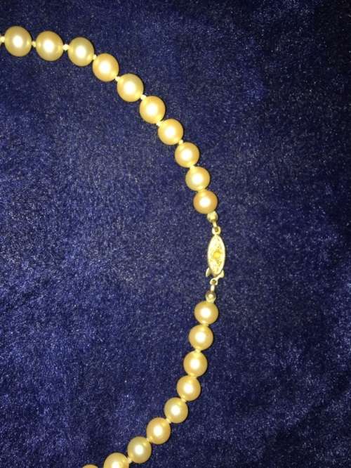 Vintage faux pearl necklace