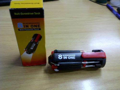 ****AWESOME 8 IN 1 SCREW DRIVER AND TORCH TOOL***