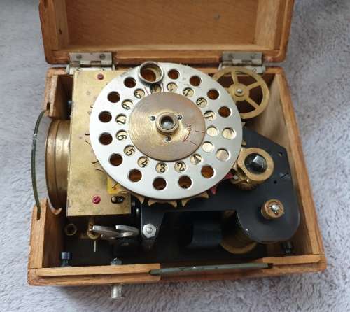 Jsgus Pigeon Racing Clock - Antique