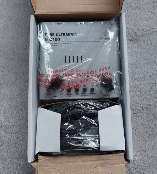 Behringer MIC100 Tube Ultragain Vacuum Tube Pre-Amp