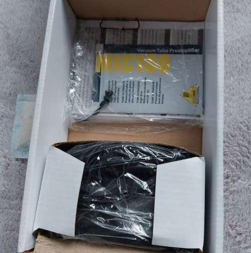 Behringer MIC100 Tube Ultragain Vacuum Tube Pre-Amp