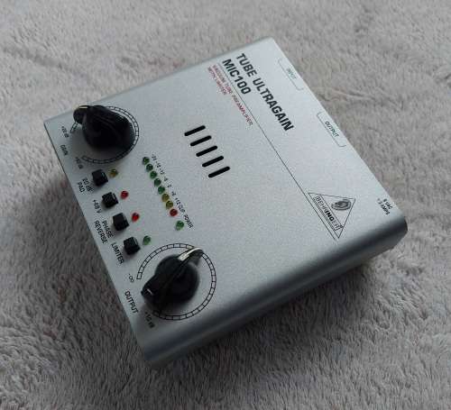 Behringer MIC100 Tube Ultragain Vacuum Tube Pre-Amp