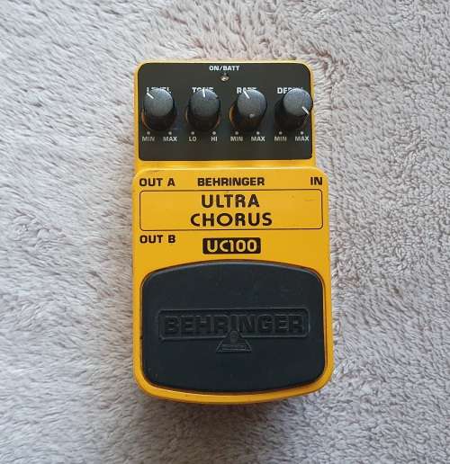 Behringer UC100 Ultra Chorus Guitar Pedal