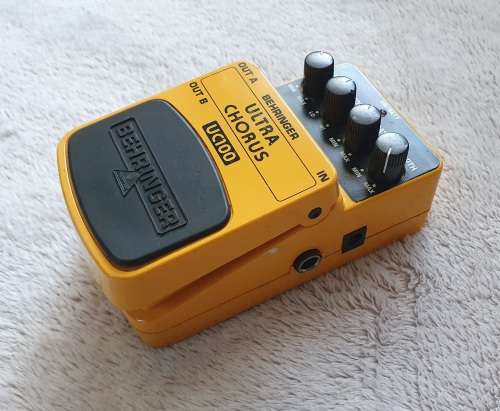 Behringer UC100 Ultra Chorus Guitar Pedal