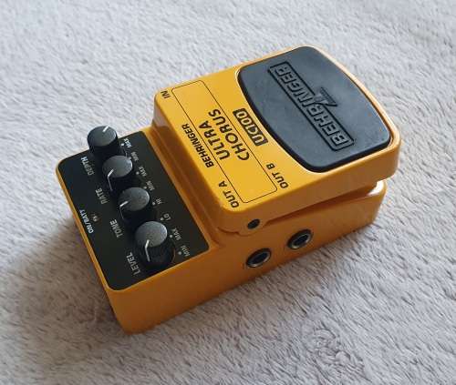 Behringer UC100 Ultra Chorus Guitar Pedal