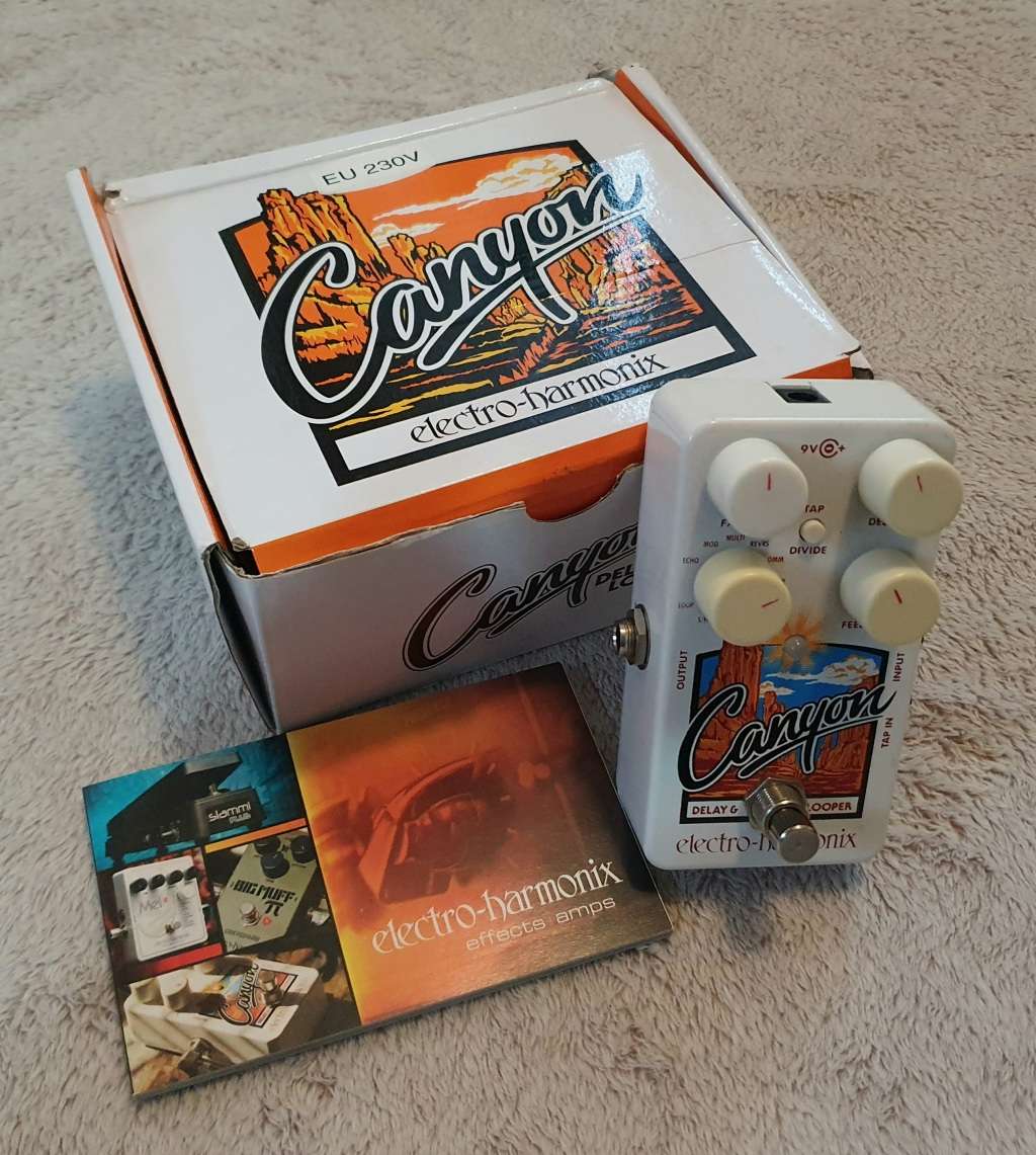 Electro-Harmonix Canyon Delay Looper Guitar Pedal