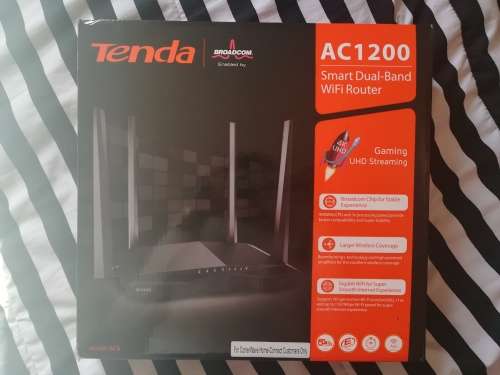AC1200 Smart Dual-Band WiFi Router