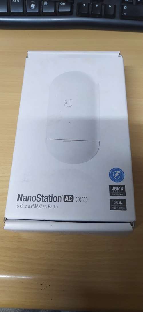 2x NanoStation 5AC Loco with 2x 24V POE - Used once plus one unopened