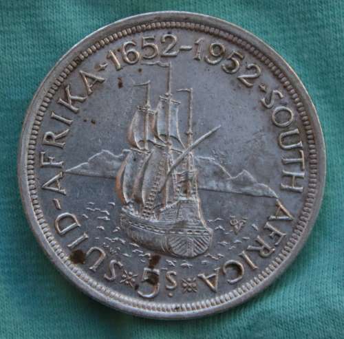 1652-1952 CROWN 5 SHILLINGS COIN FROM SOUTH AFRICA