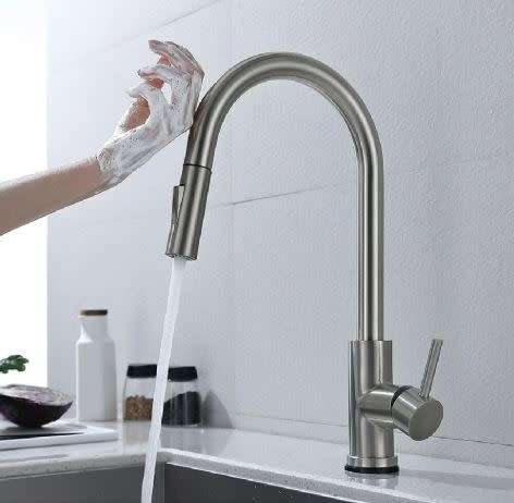Brushed Nickel Stainless Steel Kitchen Sink Faucets Mixer 360 ° Rotation Smart Touch Sensor Pull Out