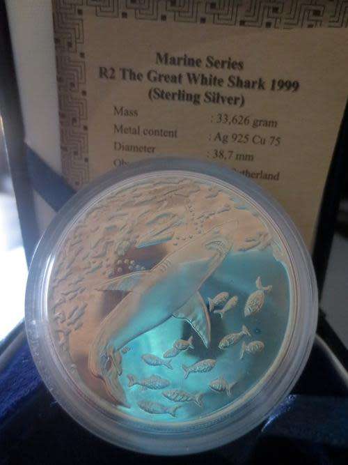 1999 THE GREAT WHITE SHARK 1oz Silver Proof R2 Crown ### RARE