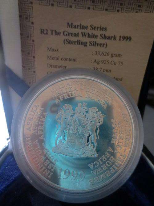 1999 THE GREAT WHITE SHARK 1oz Silver Proof R2 Crown ### RARE