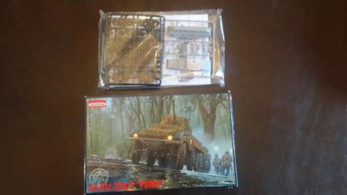 RODEN SCALE MODEL 1.72 "PUMA"