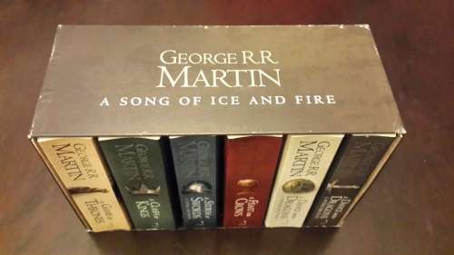 GAME OF THRONES 6 BOOK BOX SET (GEORGE R.R MARTIN) A SONG OF ICE AND FIRE