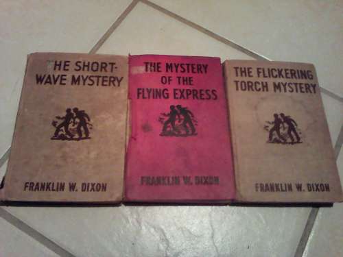 3 x Hardy Boys Circa 1943 / 1945 / 1961 (Hardcover) Franklin W.Dixon (Sold as one lot)