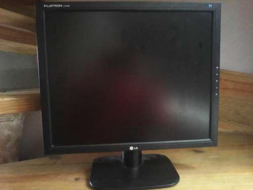 16.5 Inch LG Flatron Monitor (Model L1918S)