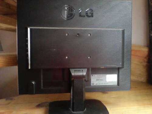 16.5 Inch LG Flatron Monitor (Model L1918S)