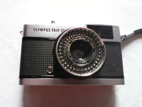 Olympus Trip 35 Circa 1967 Camera (Mint Condition @ includes Original leather pouch)