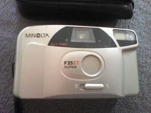 Retro Minolta F35ST Super Camera (Includes original Leather Pouch)