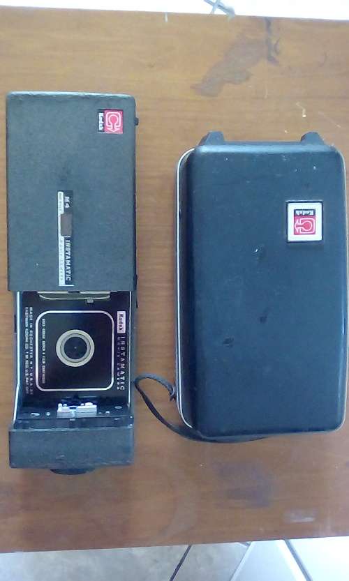 Rare Circa 1967 Kodak M4 Instamatic Movie Camera (Includes original carry case)