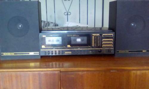 Retro K.I.C Turntable / Double Cassette Deck / Radio Combo With Original Speakers (Working)