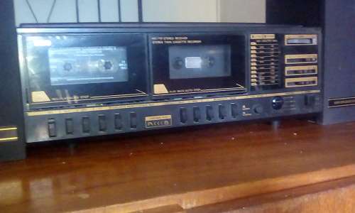 Retro K.I.C Turntable / Double Cassette Deck / Radio Combo With Original Speakers (Working)