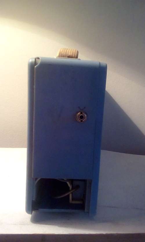 Vintage Philips All Transistor Bakelite Radio