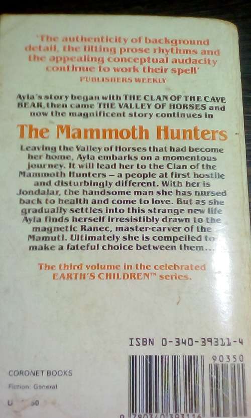 The Mammoth Hunters - Jean M. Auel Paperback