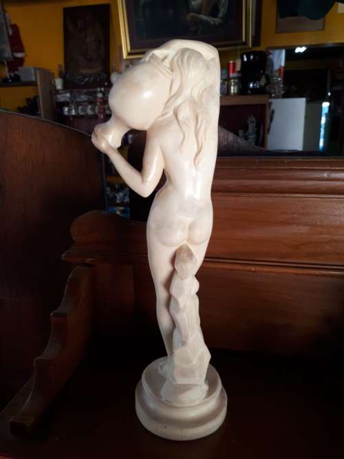 Vintage Stonelite Figure Of Lady With Jug (Sculptor A.Santini Italy)