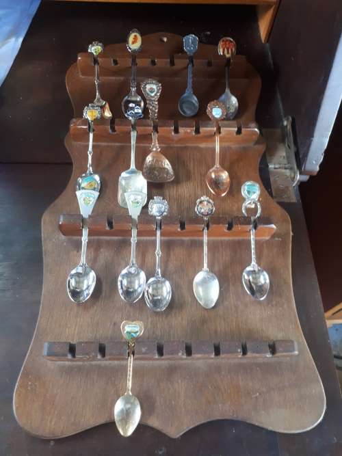 Vintage Wooden Souvenir Spoon Display Rack With 14 Spoons