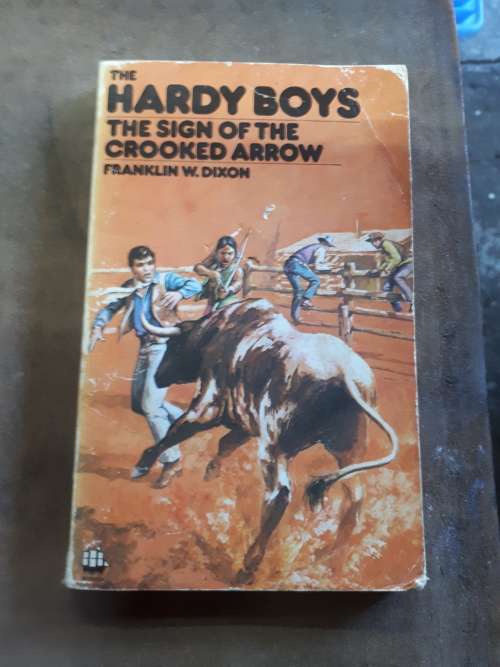 The Hardy Boys The Sign of the Crooked Arrow Paperback