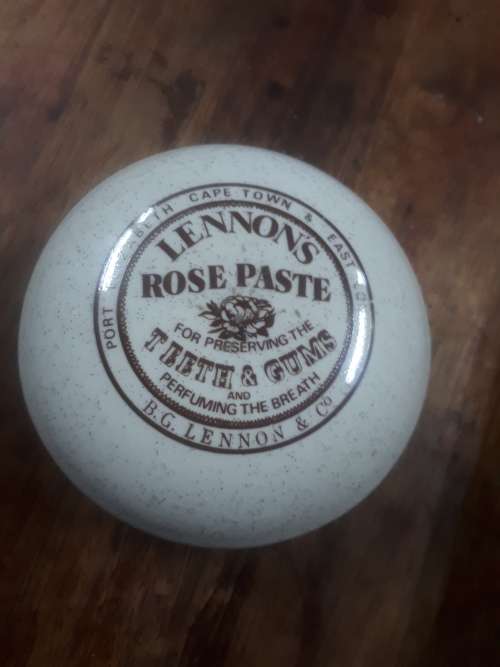 Vintage Ceramic Lennons Rose Paste Teeth @ Gums