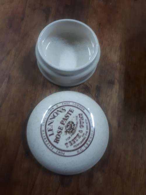 Vintage Ceramic Lennons Rose Paste Teeth @ Gums