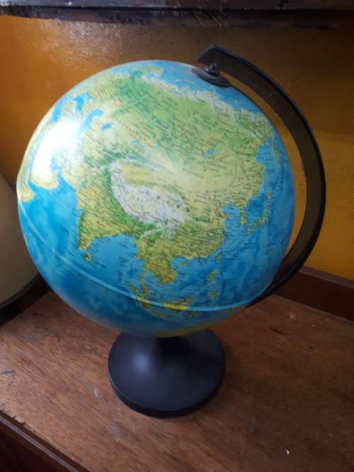 Large World Globe (Revolving)