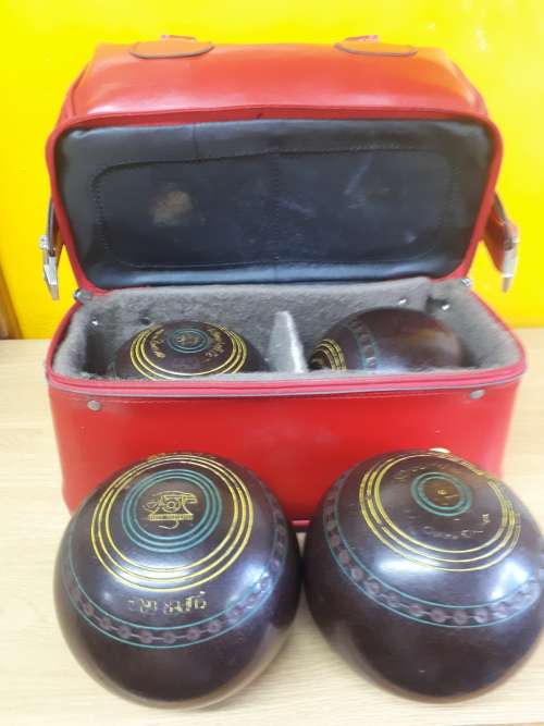 Vintage Leather Carry Bag with 4 Henselite Championship Woods Size 5