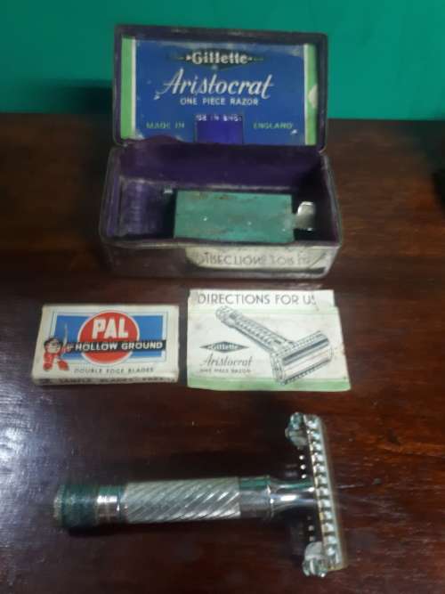 Vintage Gillete Aristocrat One Piece Razor In Original Box With instructions @ blades