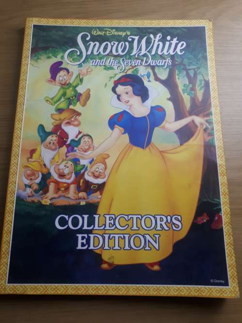 Walt Disneys Snow White and the Seven Dwarfs 1995 Collectors Edition