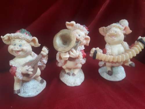 Set of 5 Vintage Ceramic Handpainted Piggy Band Xmas Themed