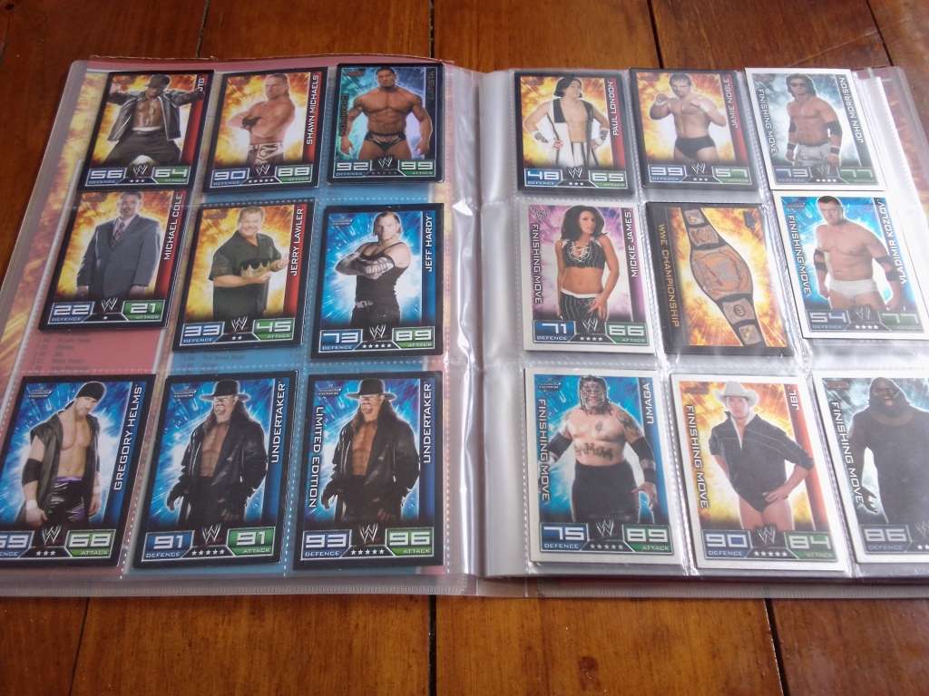 133 X TOPPS SLAM TRADING CARDS + BINDER 2008 WWE