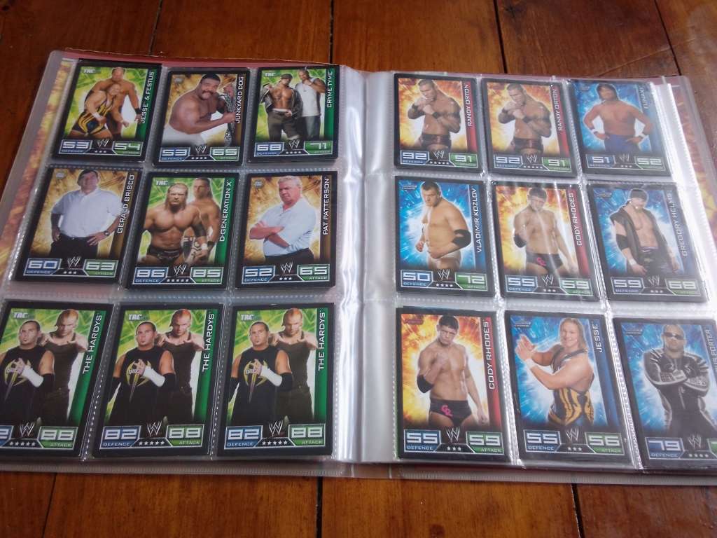 133 X TOPPS SLAM TRADING CARDS + BINDER 2008 WWE