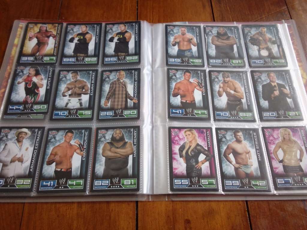 133 X TOPPS SLAM TRADING CARDS + BINDER 2008 WWE