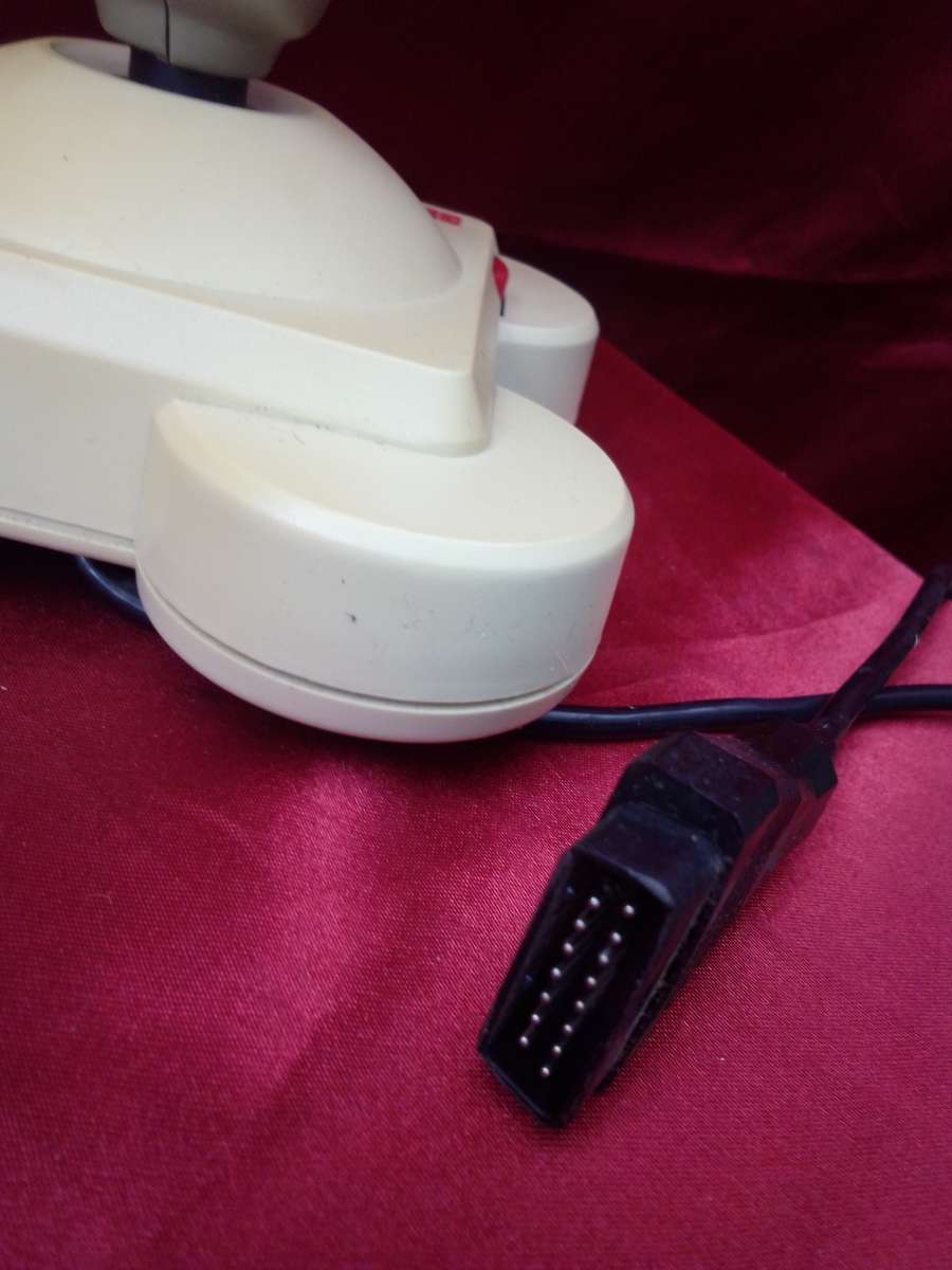 Retro 1985 Quickjoy M-5 Joystick