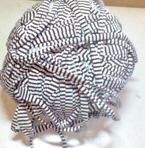 2 ROLLS OF T-SHIRT YARN FOR R1