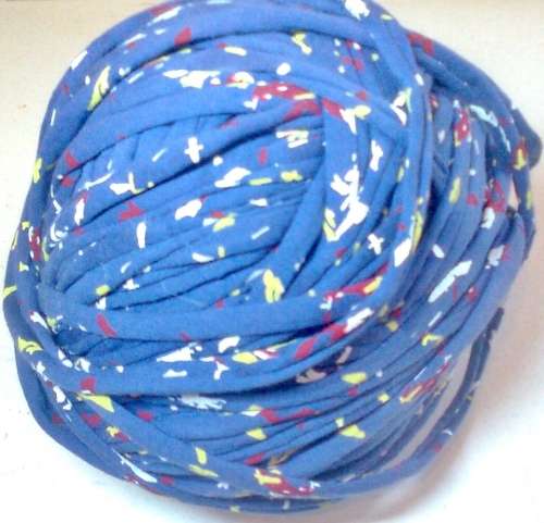 2 ROLLS OF T-SHIRT YARN FOR R1